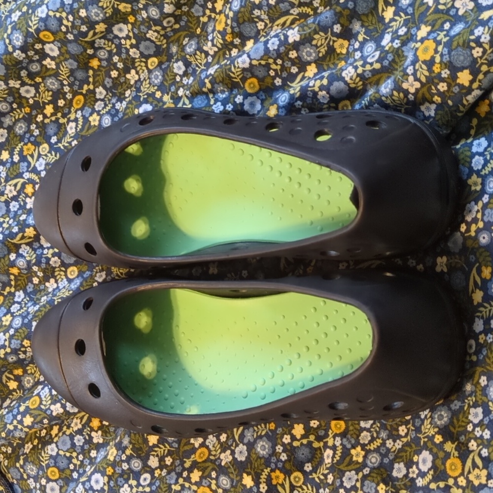 USA Women's Rubber Shoes (US7) - Picture 3 of 4